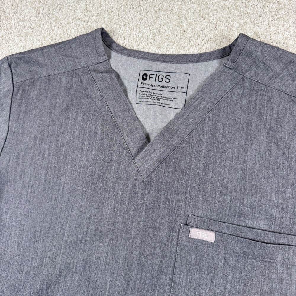 Figs Scrub Top Mens Medium Grey Leon V-Neck Technical Collection FM1500